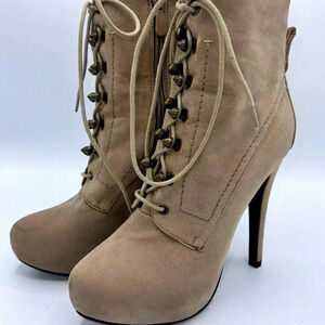 Women’s Bakers 5”Heel Boot size 7.5 Tan Suede